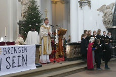 Aussendung der Sternsinger im Hohen Dom zu Fulda (Foto: Karl-Franz Thiede)